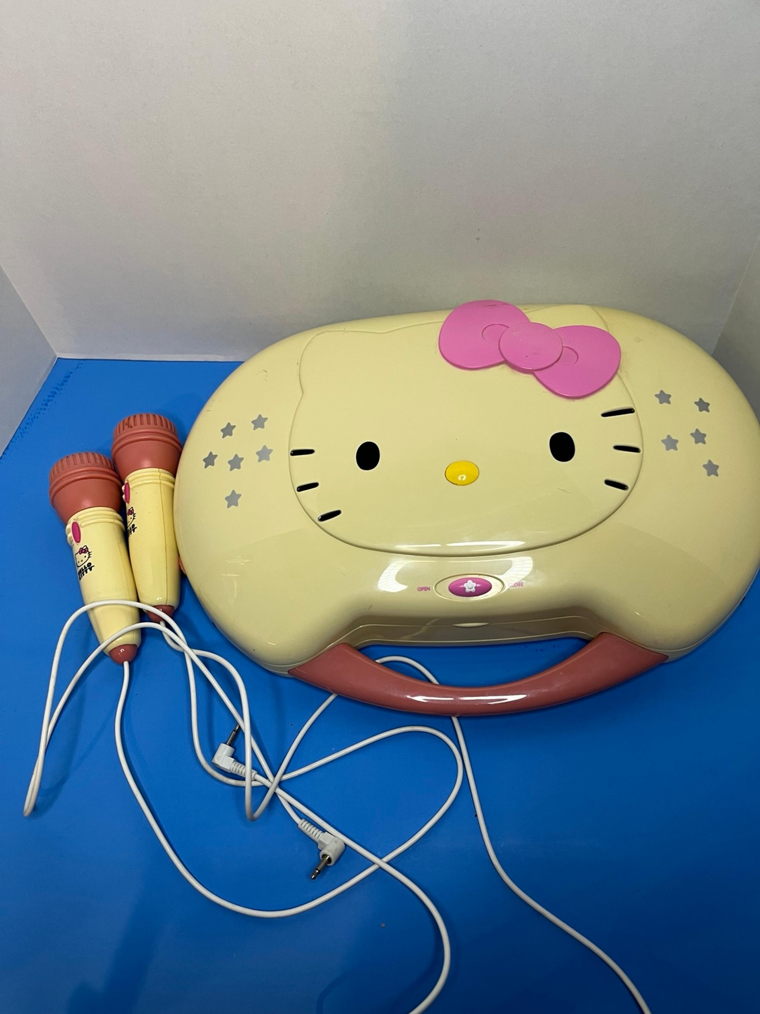 2012 Sanrio Hello Kitty Portable CD Player Karaoke / Light show-2Mics  *TESTED*