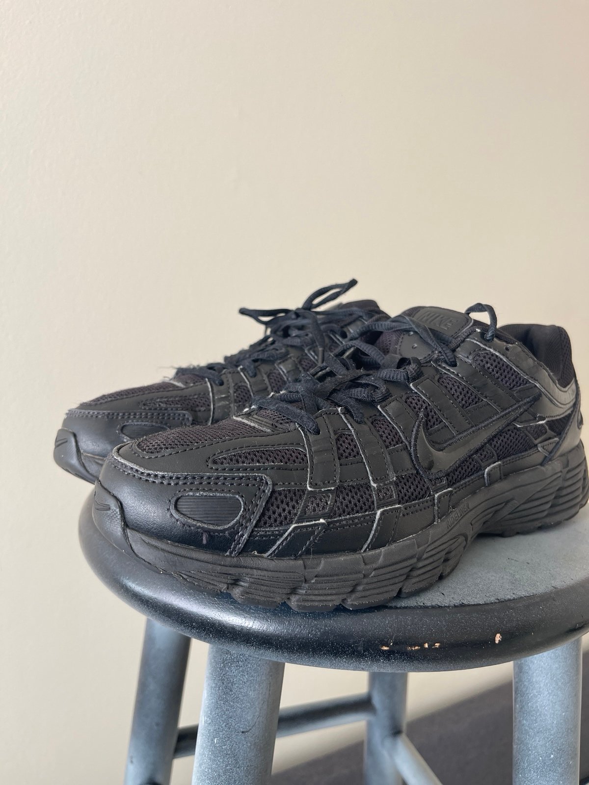 Nike p6000 size 10 good condition has been clean and watch