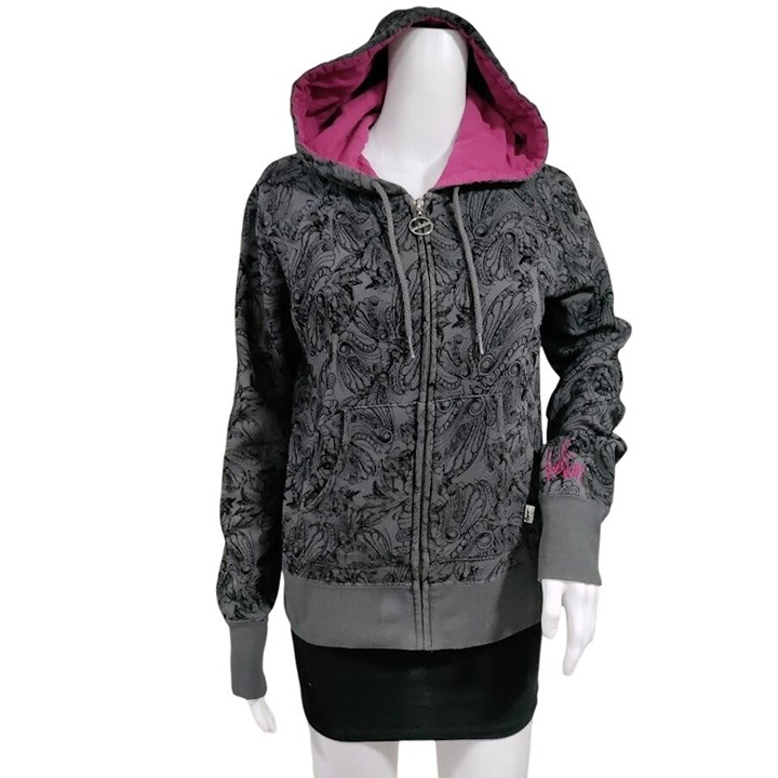 Volcom Wall Paper Skater Style gray and Black Vintage Zip Front Pocket S