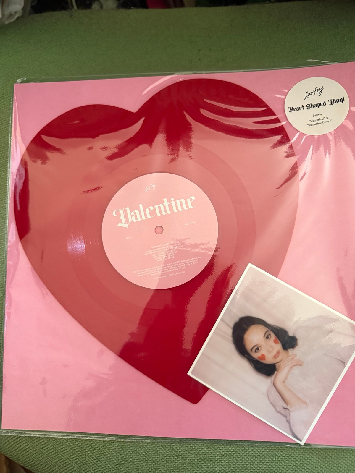 Laufey Valentine Heart Shaped 7 Vinyl Limited Edition NUMBERED /5000 IN HAND