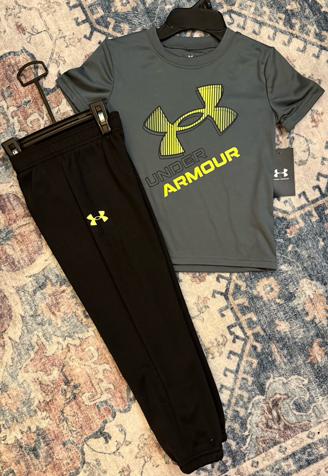 Under Armour boys size 5 matching set new