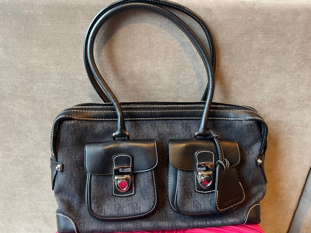 Vintage Signature Dooney & Bourke Purse.