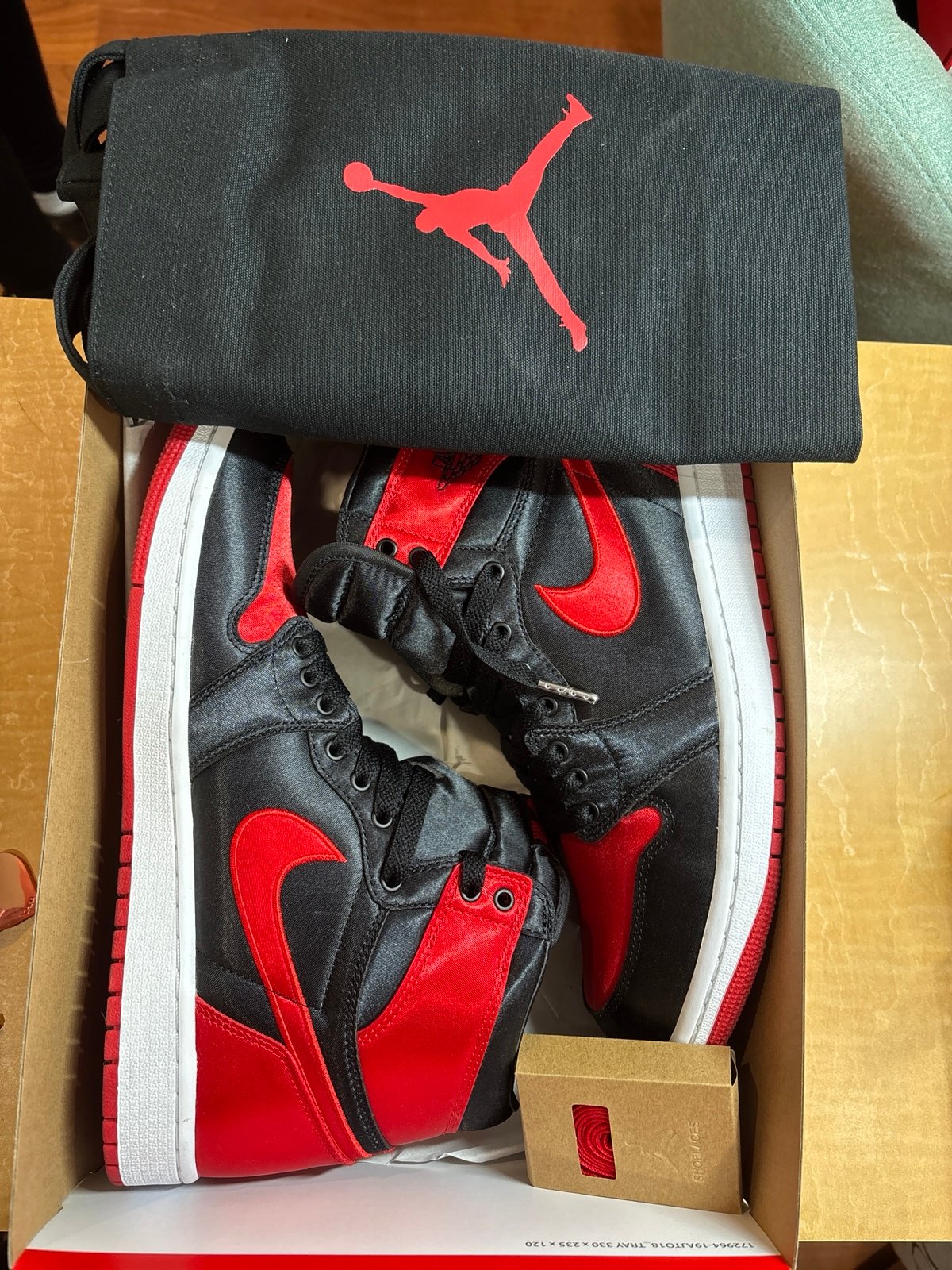 Wmns Jordan 1 retro hi OG university satin