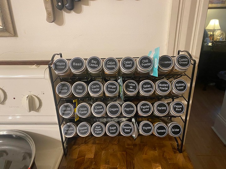 Spice Rack Organizer with 24 Empty Glass Spice Jars, 396 Spice Labels