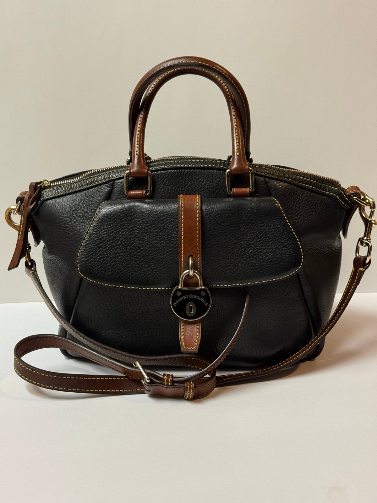 Authentic Donny &Bourke handbag/crossbody/shoulder Dooney & Bourke