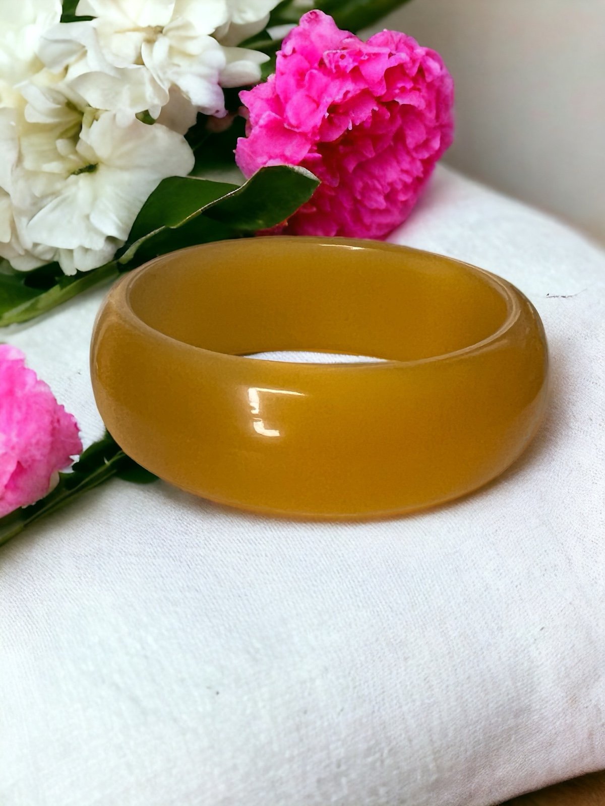 60.7mm Medium to Large size Cat Eye Bangle