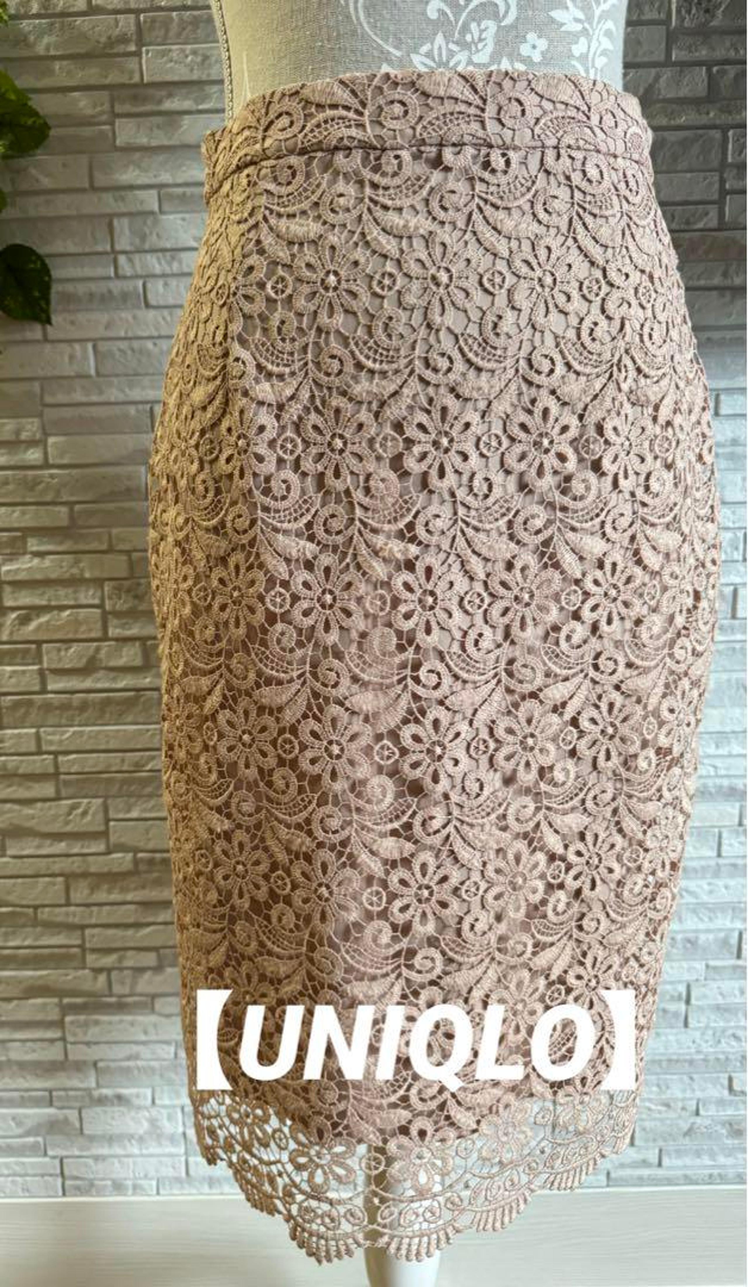 ☆UNIQLO☆ Total Lace Tight Skirt, Size M ☆