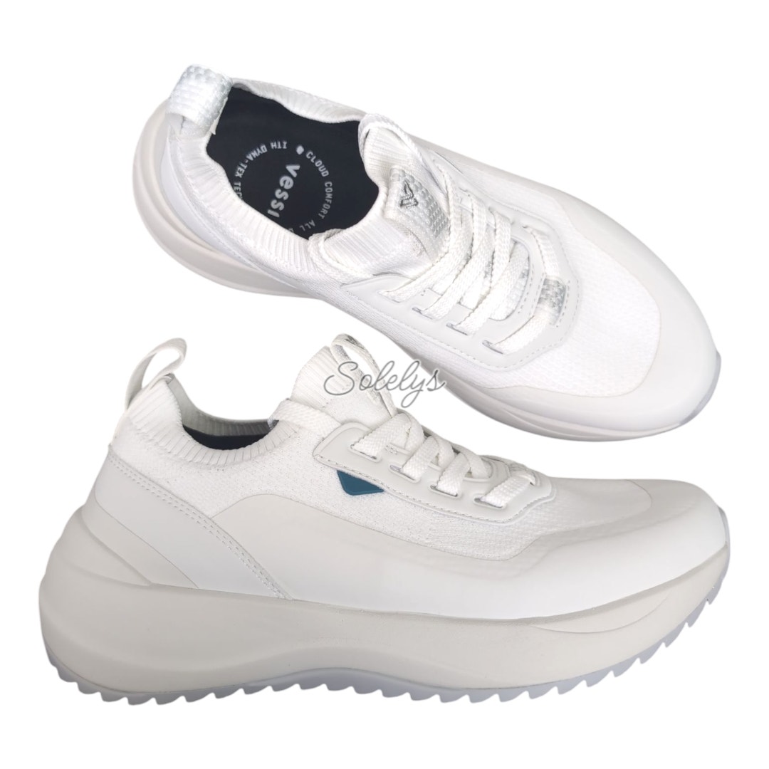 Vessi Stormburst Womens 7 White Low Top Dyma-Tex Knit Waterproof Sneaker Boot