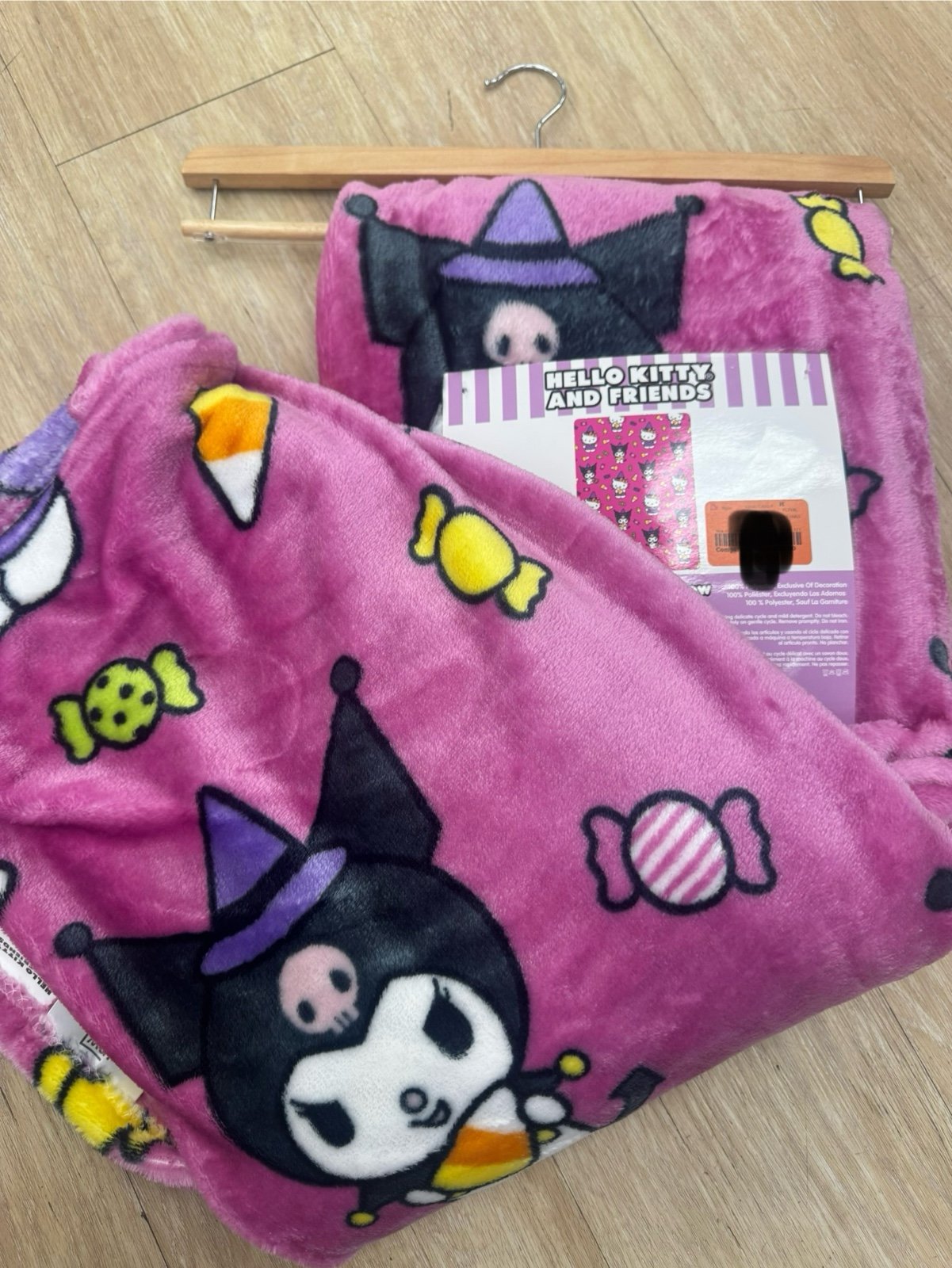 Hello kitty throw Halloween