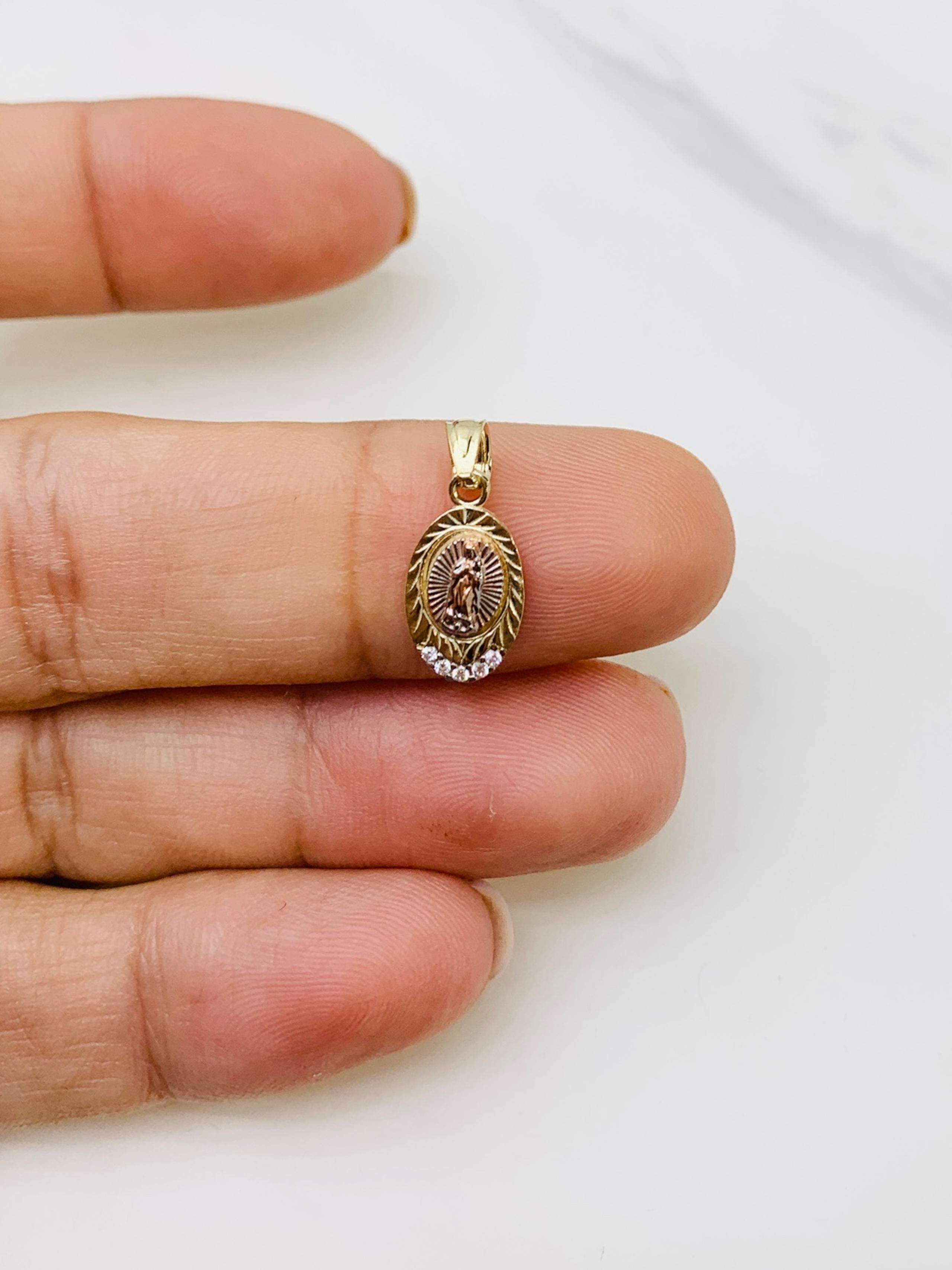 ❤️ 10k Gold pendant Virgin Mary our lady of Guadalupe medallion tiny