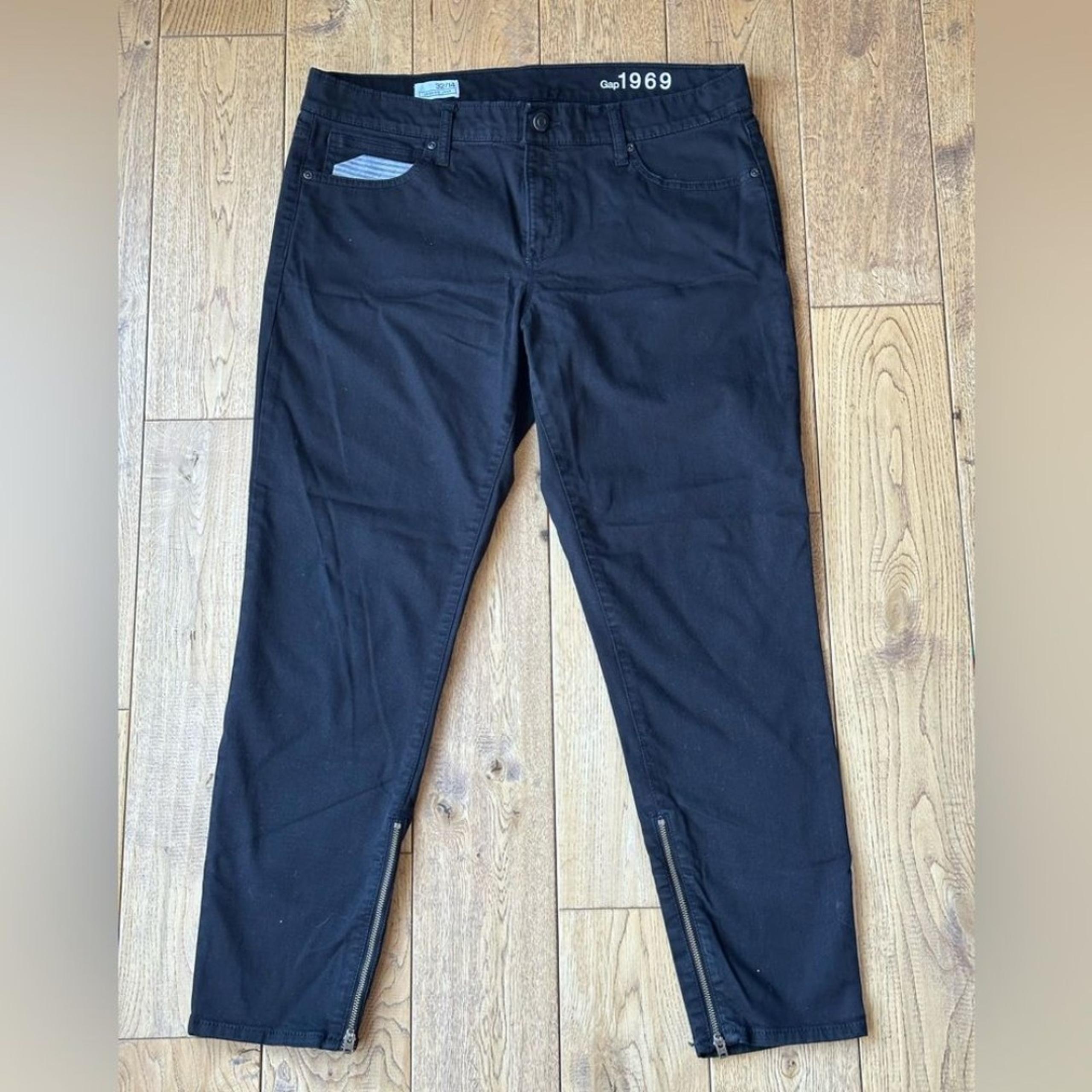 Gap Black Slim Fit Legging Jeans with Zipper Detail size 32 14