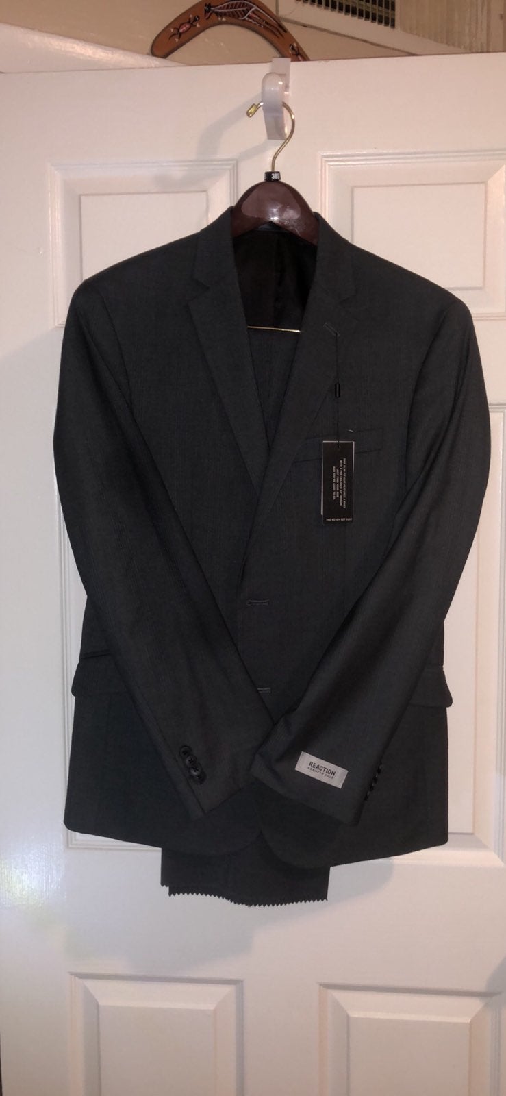 Kenneth Cole 38 short men's suit