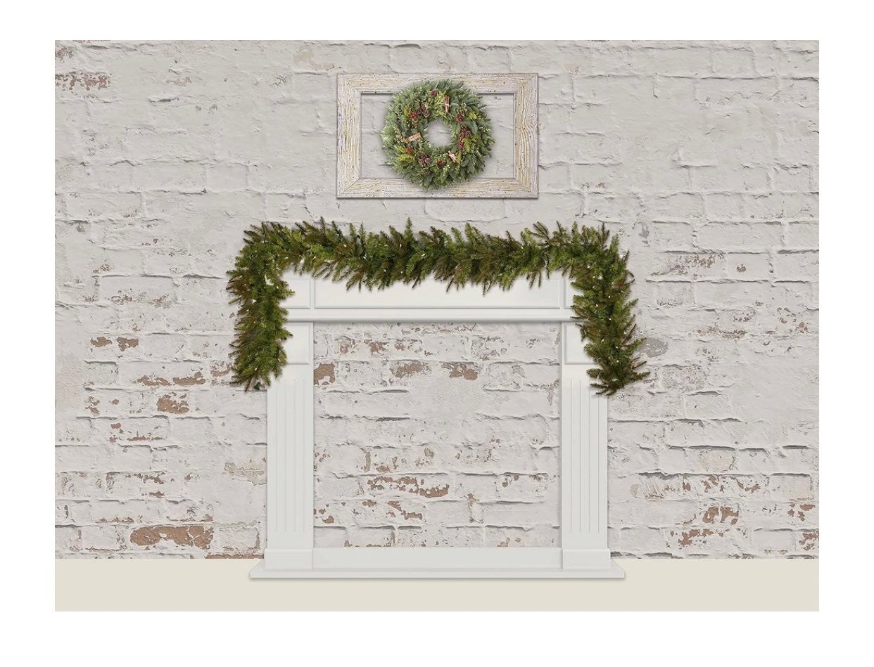 Kate Christmas Wreath Backdrop