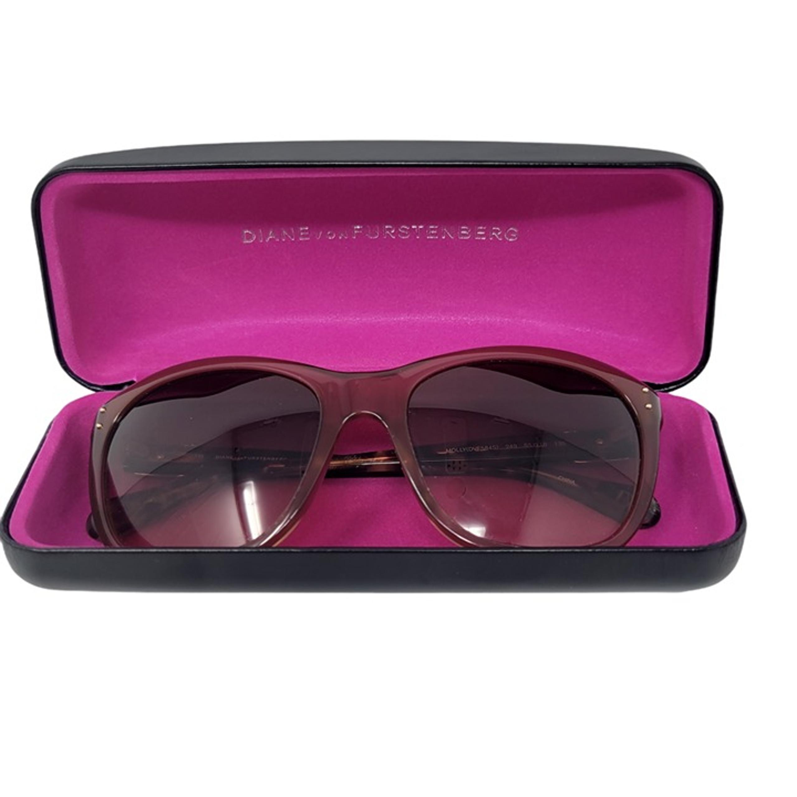 Diane Von Furstenberg Molly Sunglasses (DVF584S) 55-18-135 Brown with Hard Case