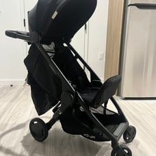 <3 PREOWNED Ergobaby City stroller in Black <3