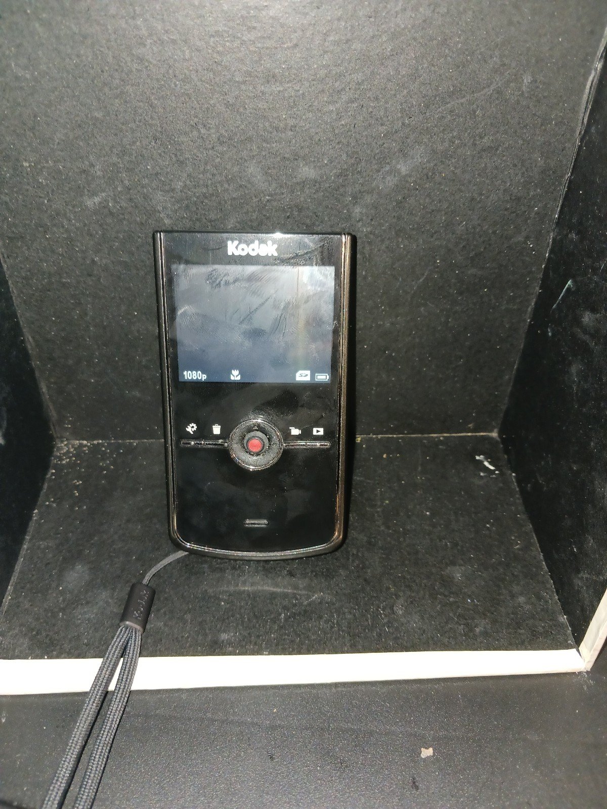 Kodak Zi8 1080p video camera 5MP still camera