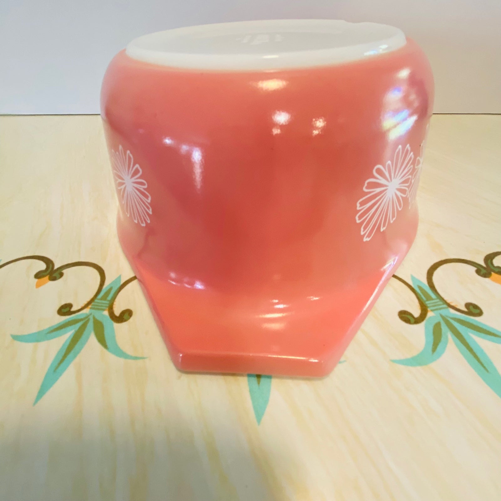 Vintage 1950s Pyrex high quality Pink Daisy 043 Marvelous Mrs Maisel Dish 1.5 Quarts MCM