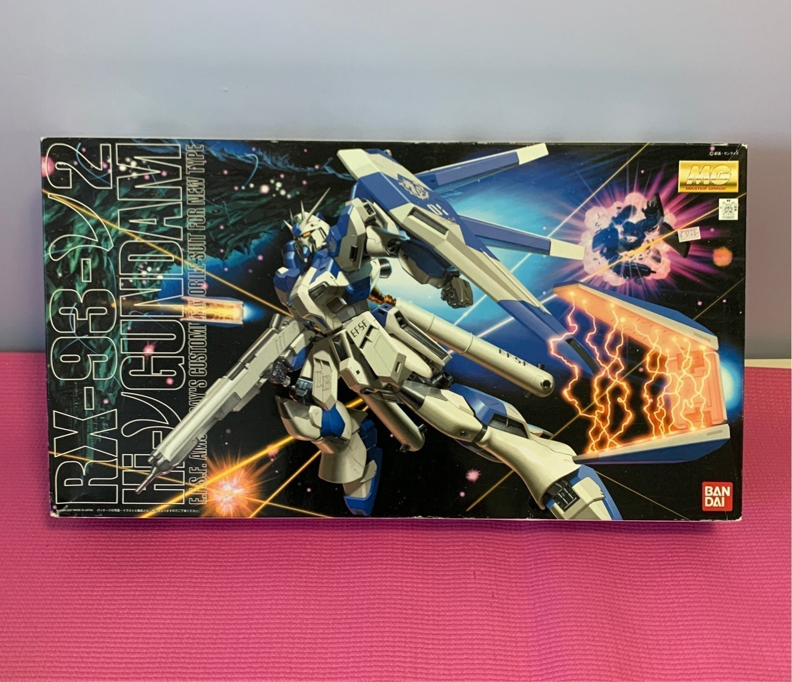 Bandai MG 1/100: RX-93-V2 Hi-V Gundam [2007] •