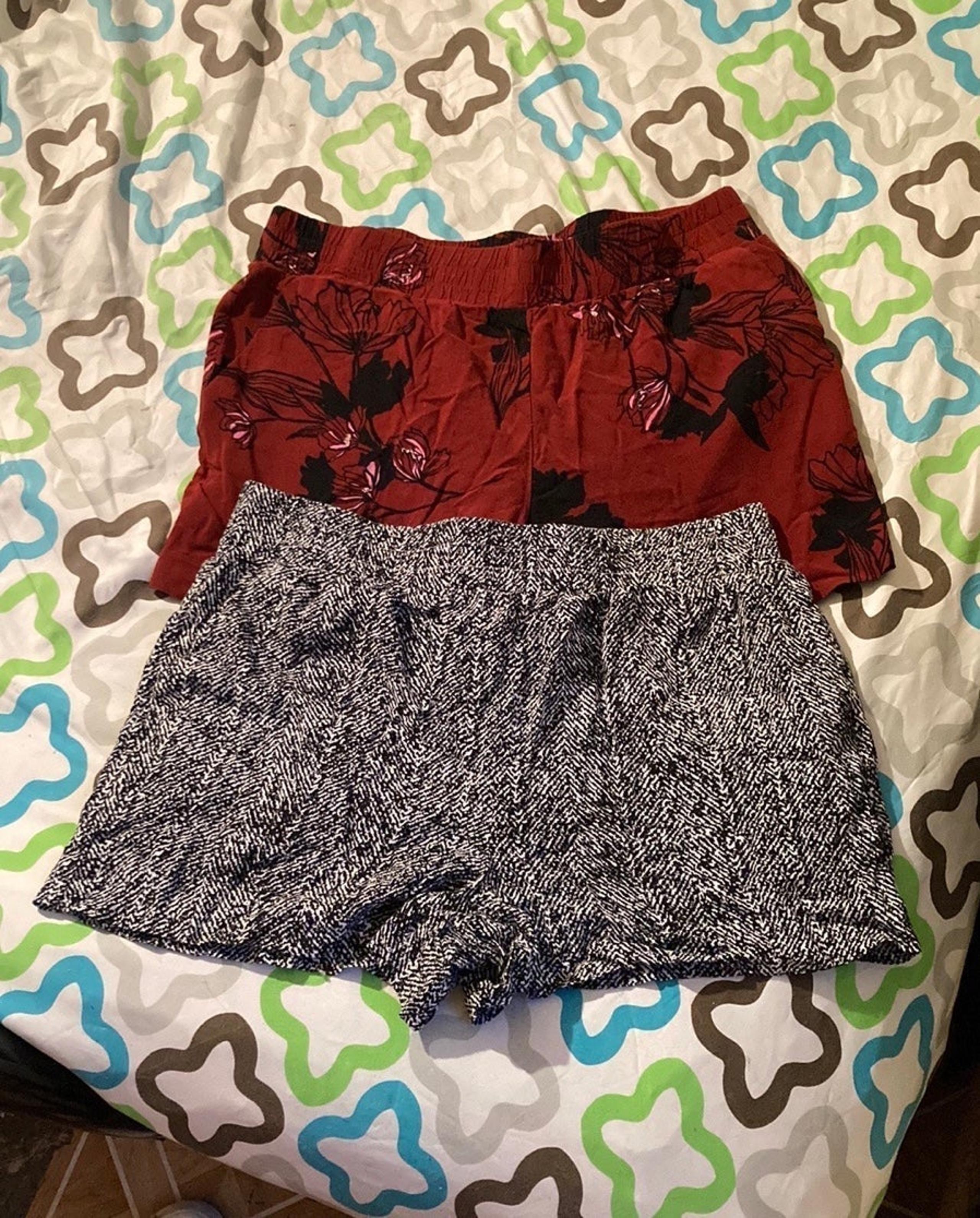 APT. 9 Flowy Soft & Airy Summer Vacation Shorts Women Size Medium