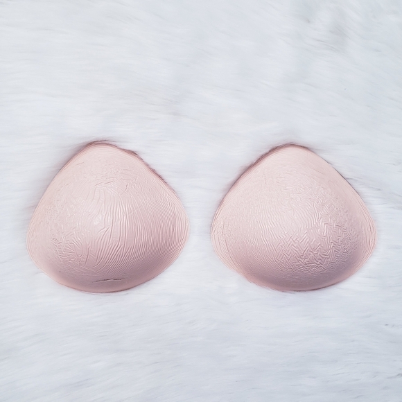 Nearly Me Size 7 Full Cup Standard Weight Mastectomy Prosthesis Breast Form