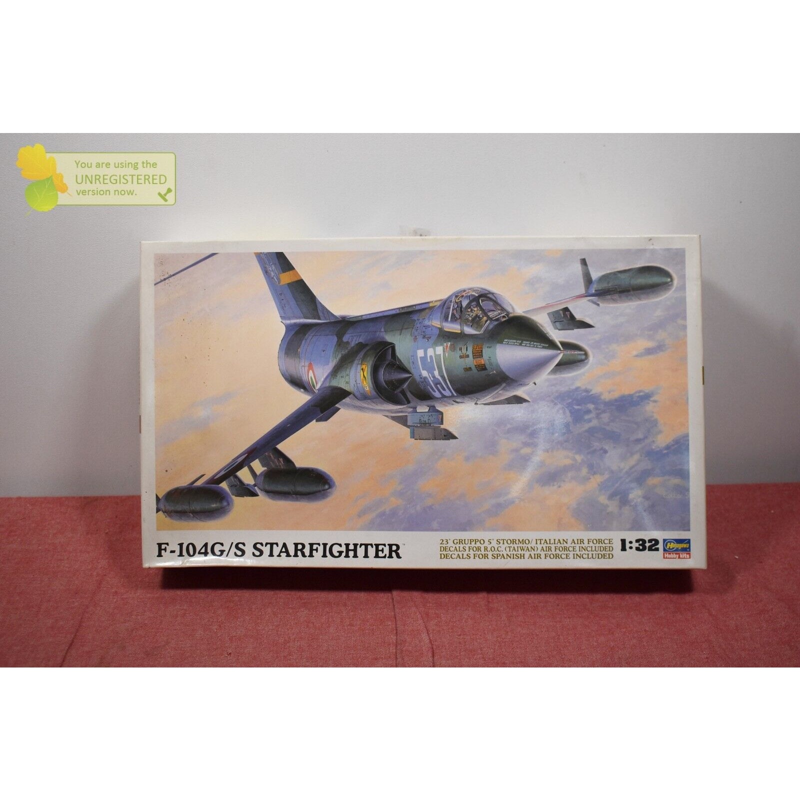 Hasegawa F-104G/S Starfighter Model 1/32 (Package Wear)