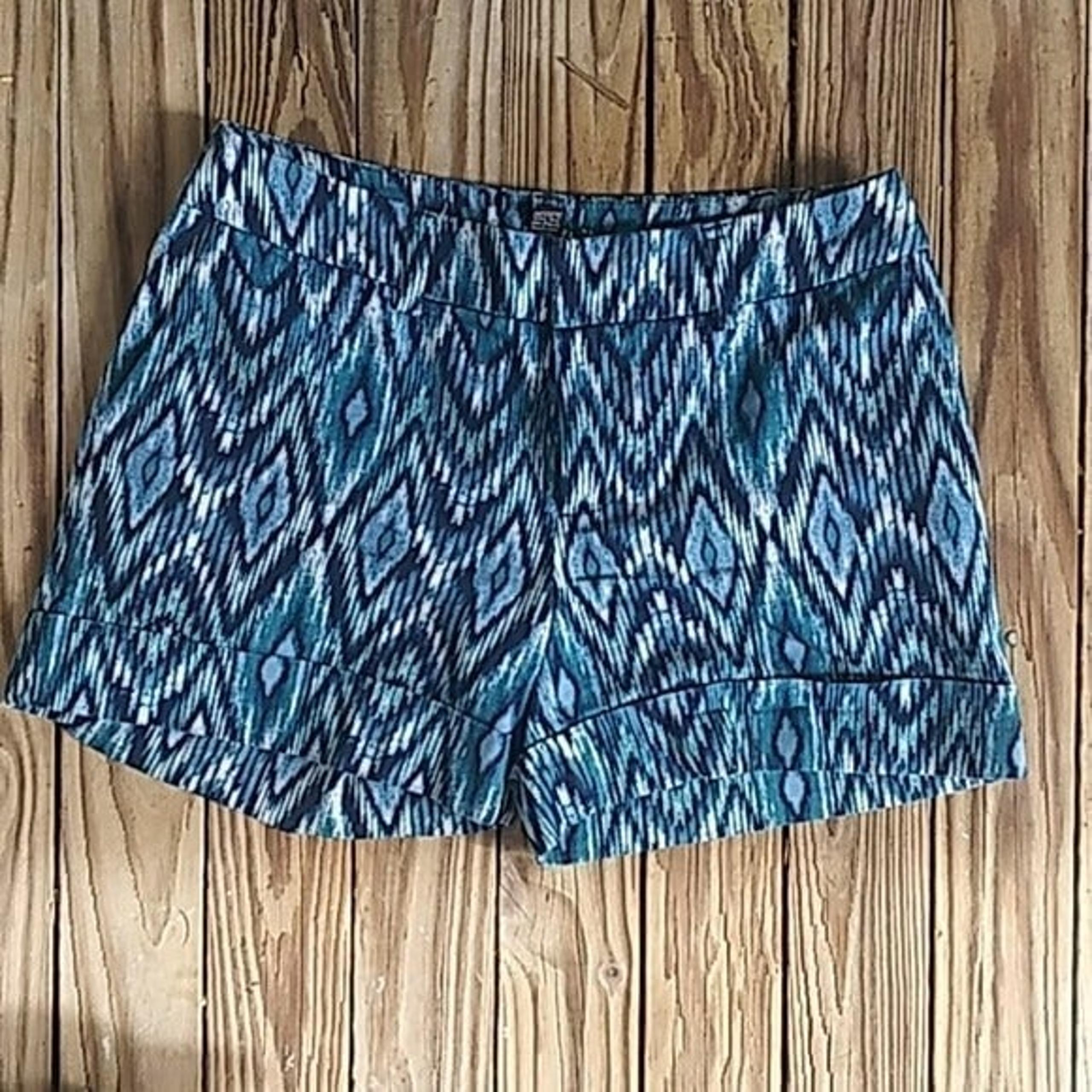 ***Mix n' Match 3 Items for $15*** Apt. 9 Women's Aztec Shorts