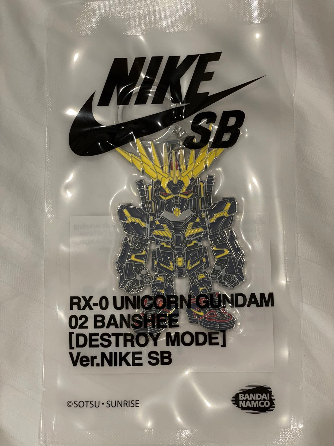 Nike SB x Unicorn Gundam 02 Banshee Keychain