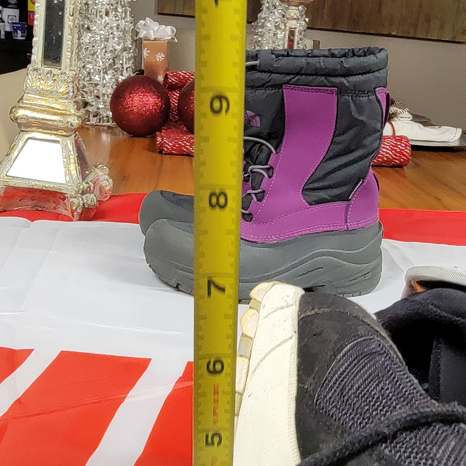 The North Face Alpenglow II Waterproof Girls Winter Boot Sz 2