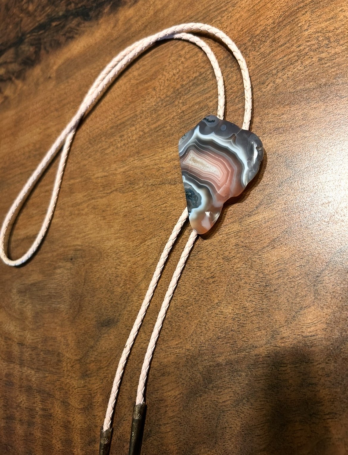 Vintage Polished Banded Agate Pink Leather and Silver Bolo Tie