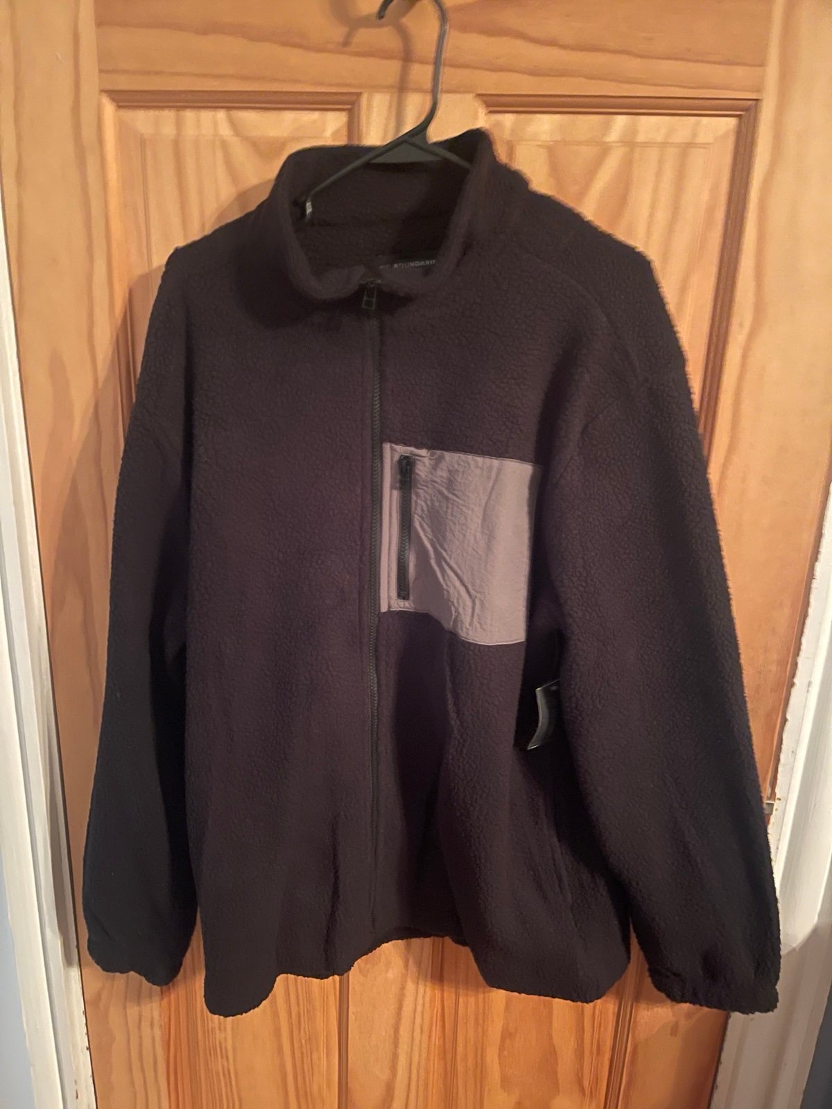 New With Tags, Mens Size Medium (38-40) Zip Up Fleece