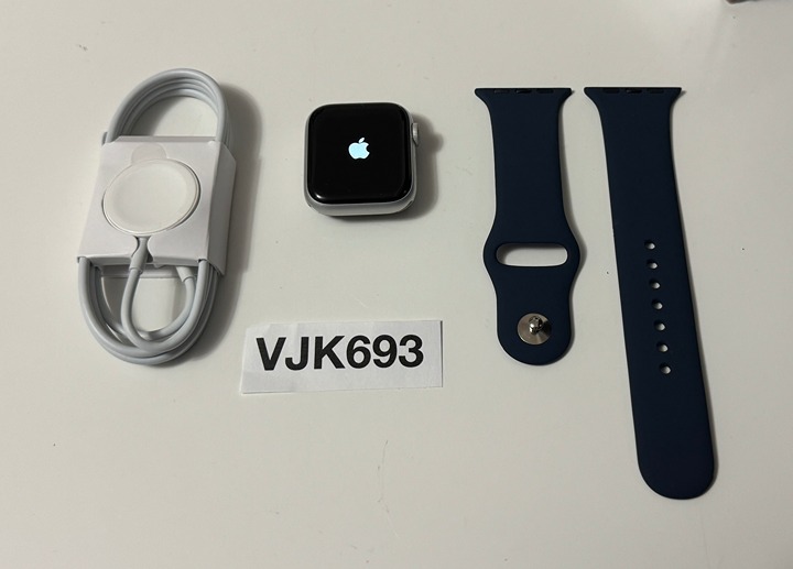 Apple Watch Series 5 40mm (GPS) Silver Aluminum A2092