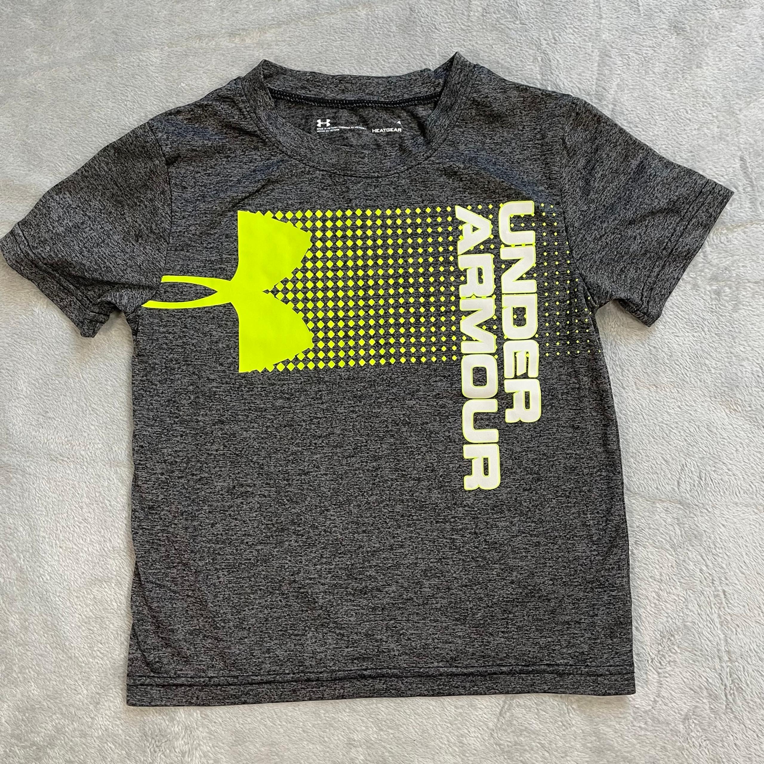 Under Armour Shirt 4 Boys Graphic Short Sleeve Athletic Tee Dark Gray
