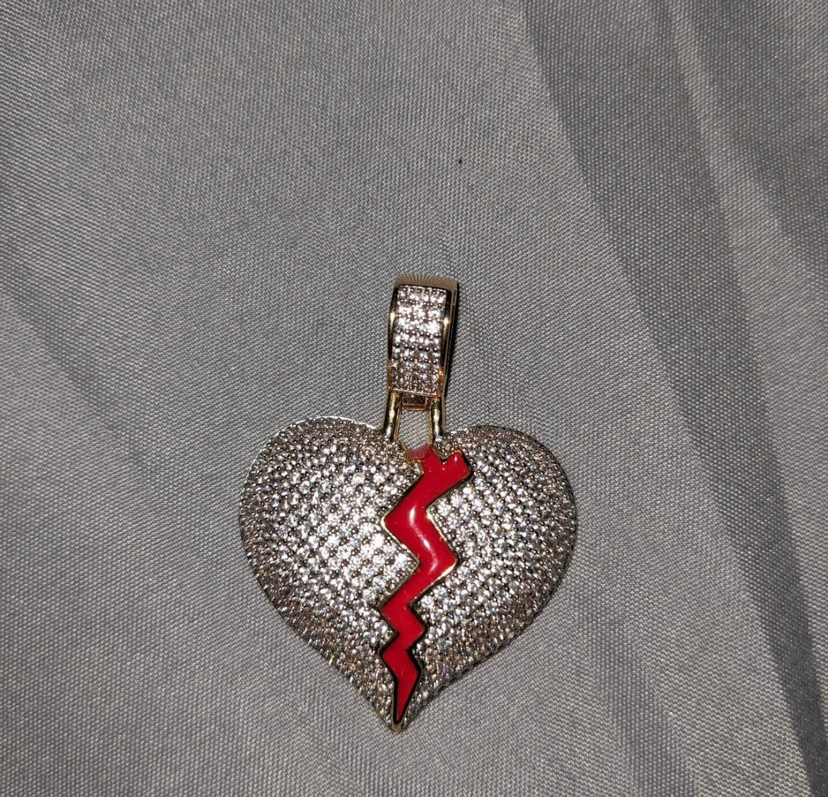 MEN Stylish ICY CZ GOLD PLATED 3D Heart Break Cartoon PENDANT
