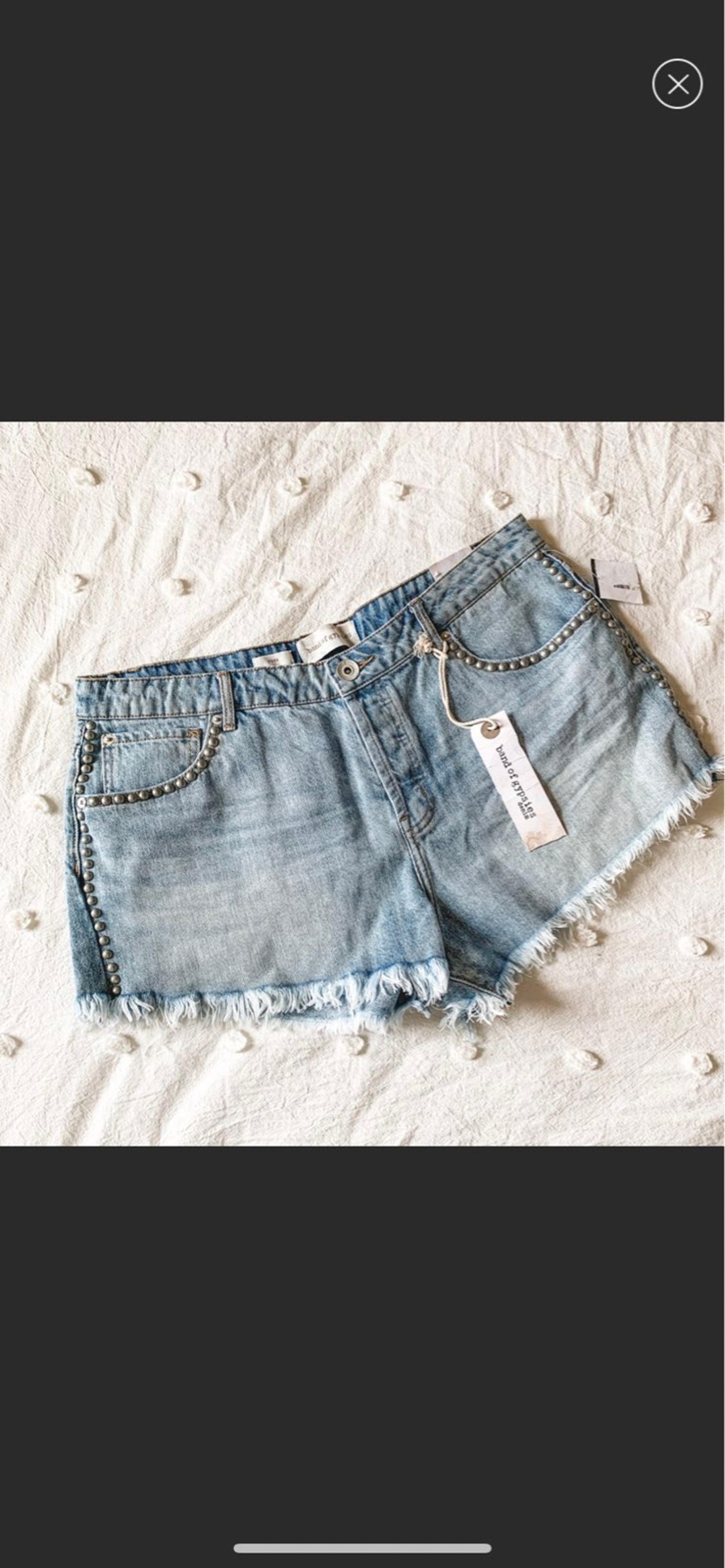 nwt BOG studded fringe trim shorts
