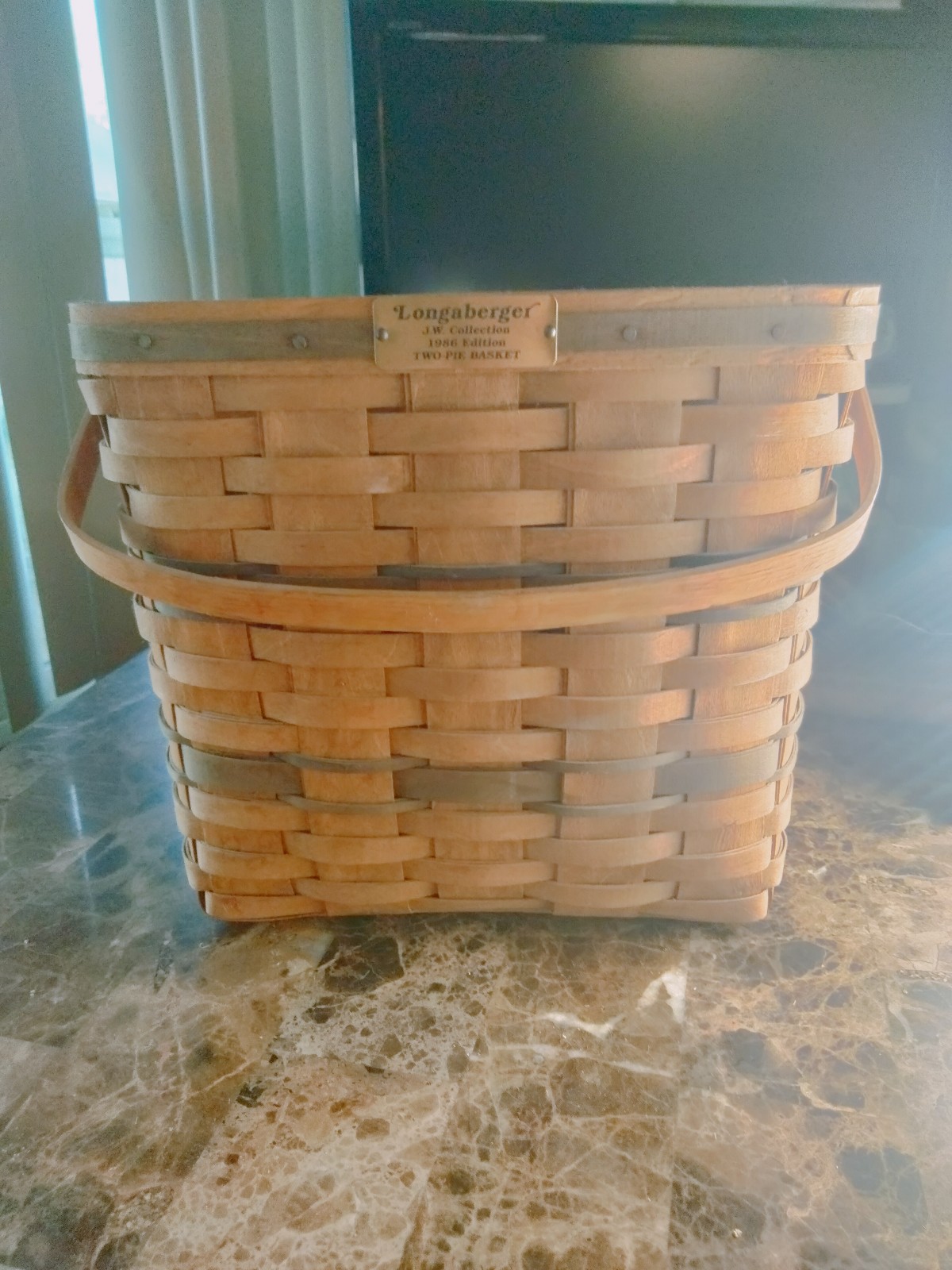 Longaberger J.W. Collection 1986 Edition Two Pie Basket and Riser. Good vintage
