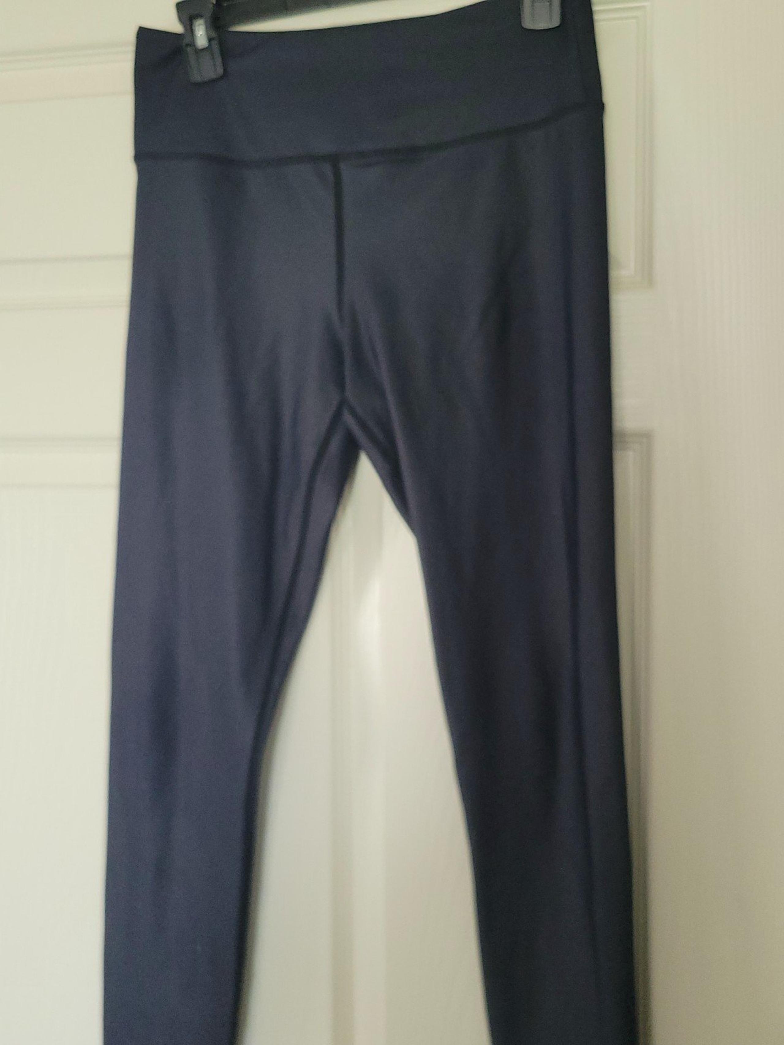 Zyia Active Womens Charcoal Gray Athletic Cropped Leggings
Size Large High Waist