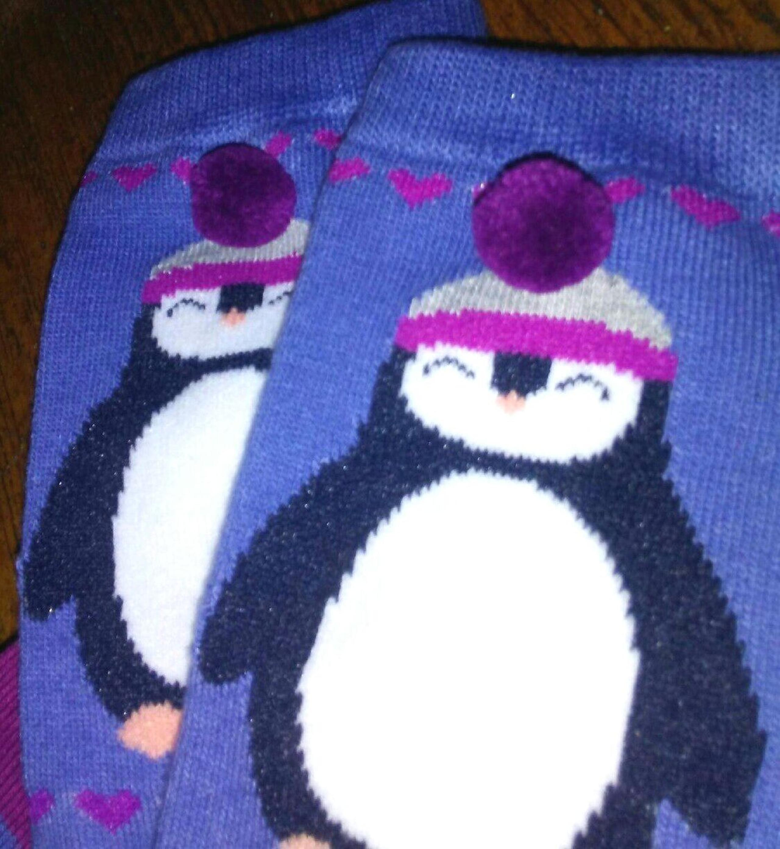 Soft Purple Penguin w pompom hat socks - Bestseller