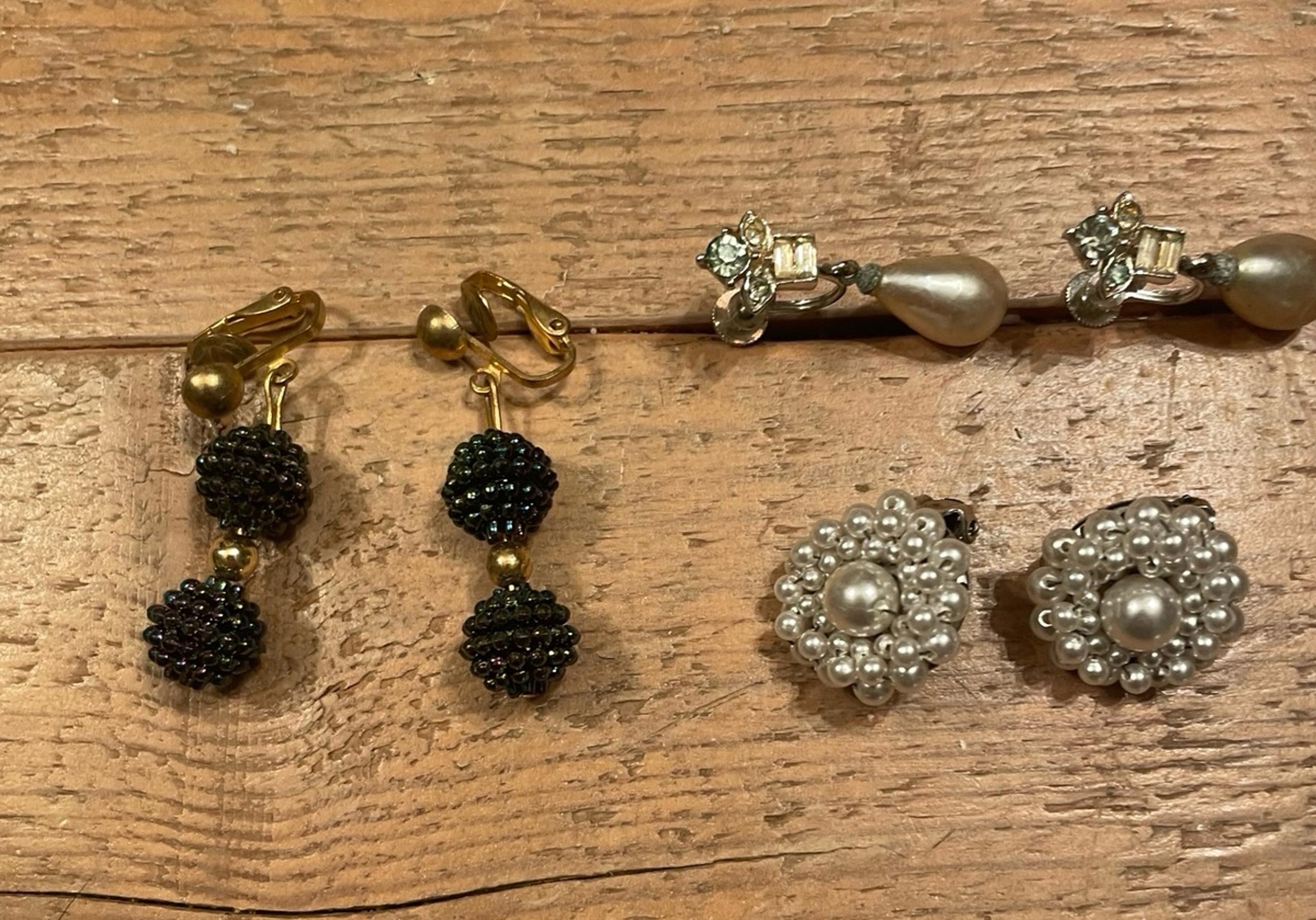 Lot of 3 pair vintage clip on earrings.