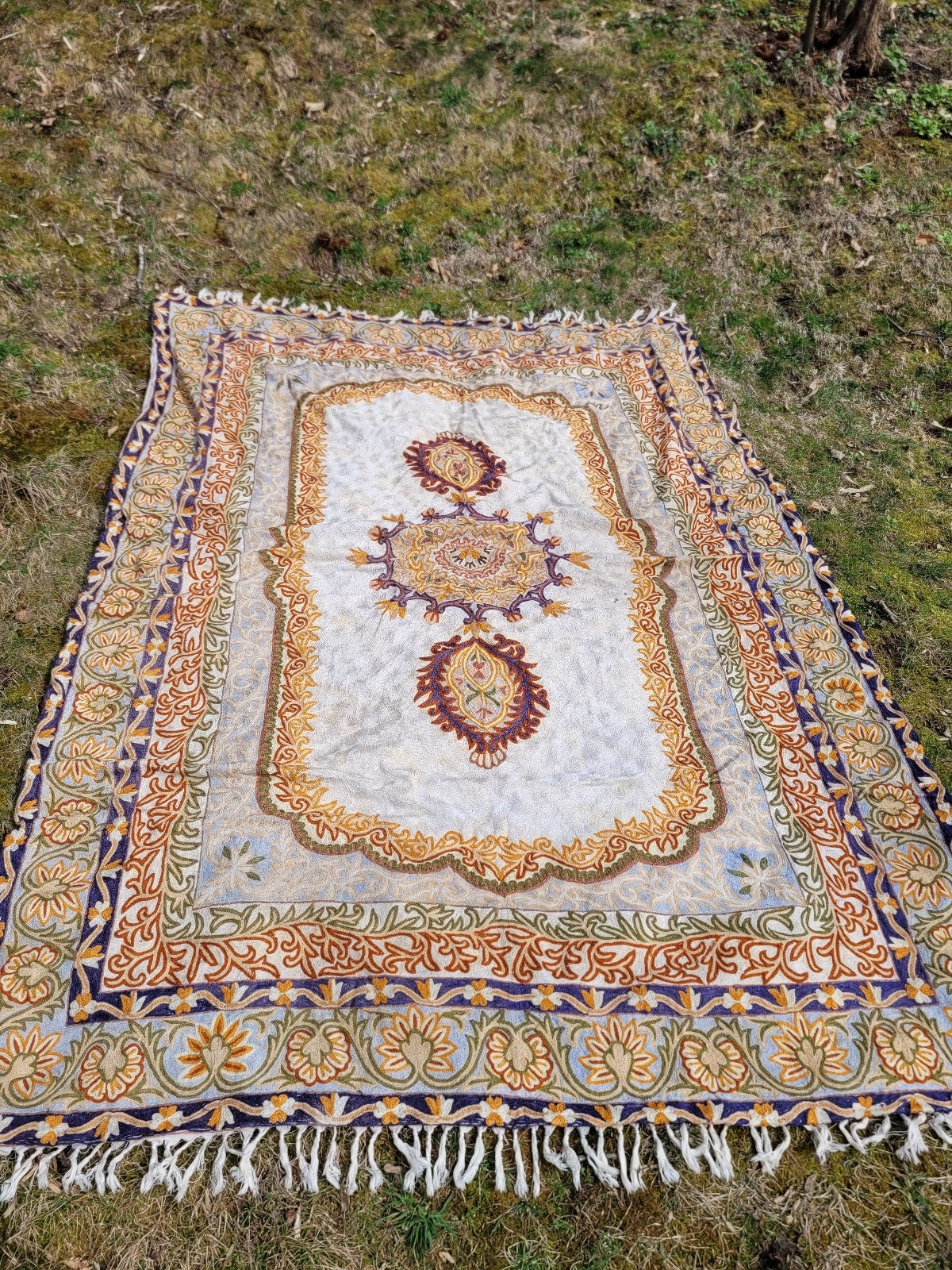 Handmade 68 ×94 Crewelwork Rug, Spectacular Colors, Very Good Condition,