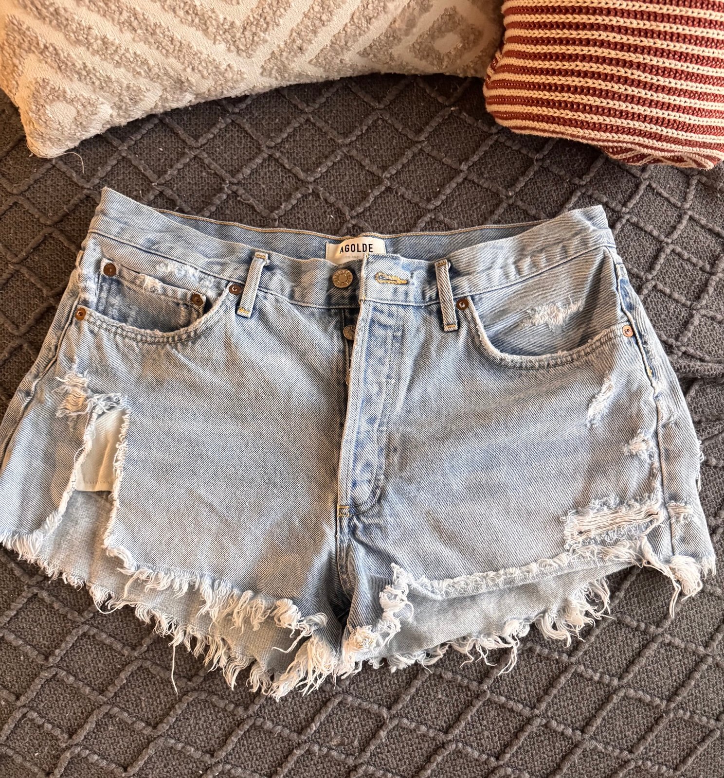 A Gold E Light Parker Vintage Wash Shorts Size 30