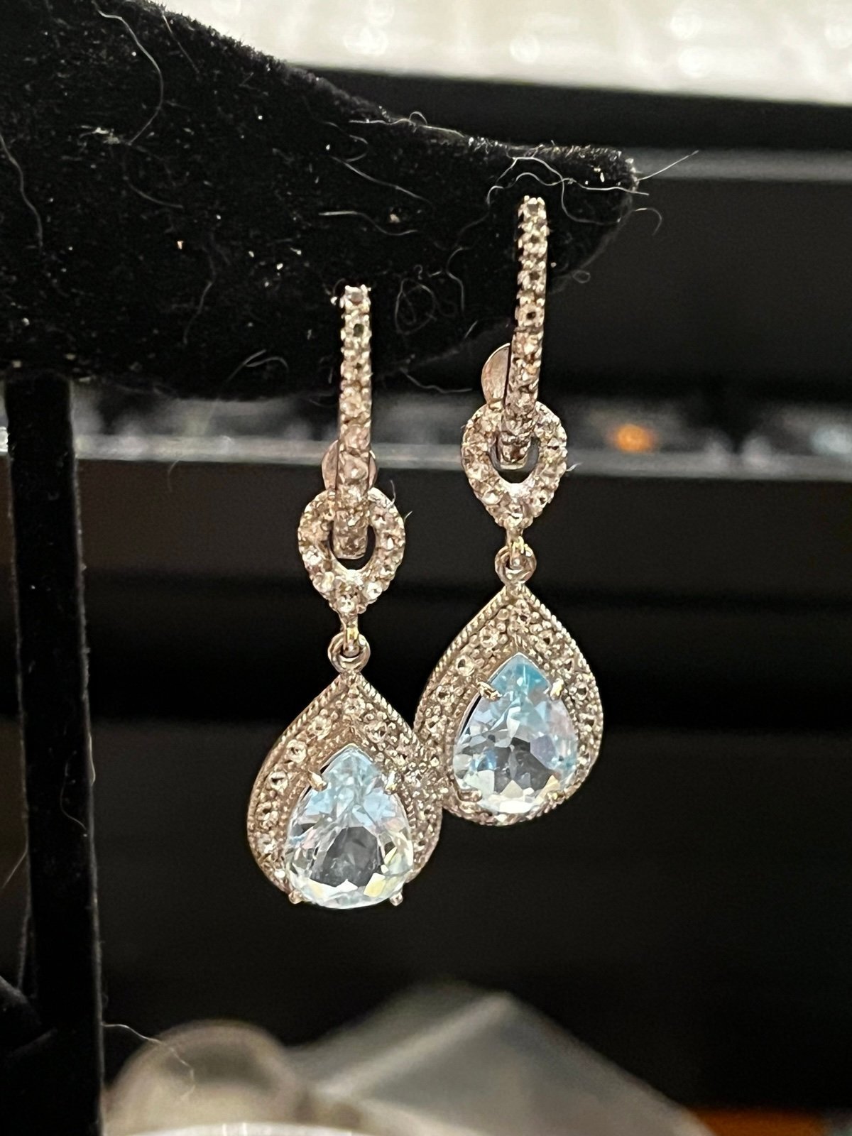 Day & night!! Sterling silver blue topaz dangle earrings