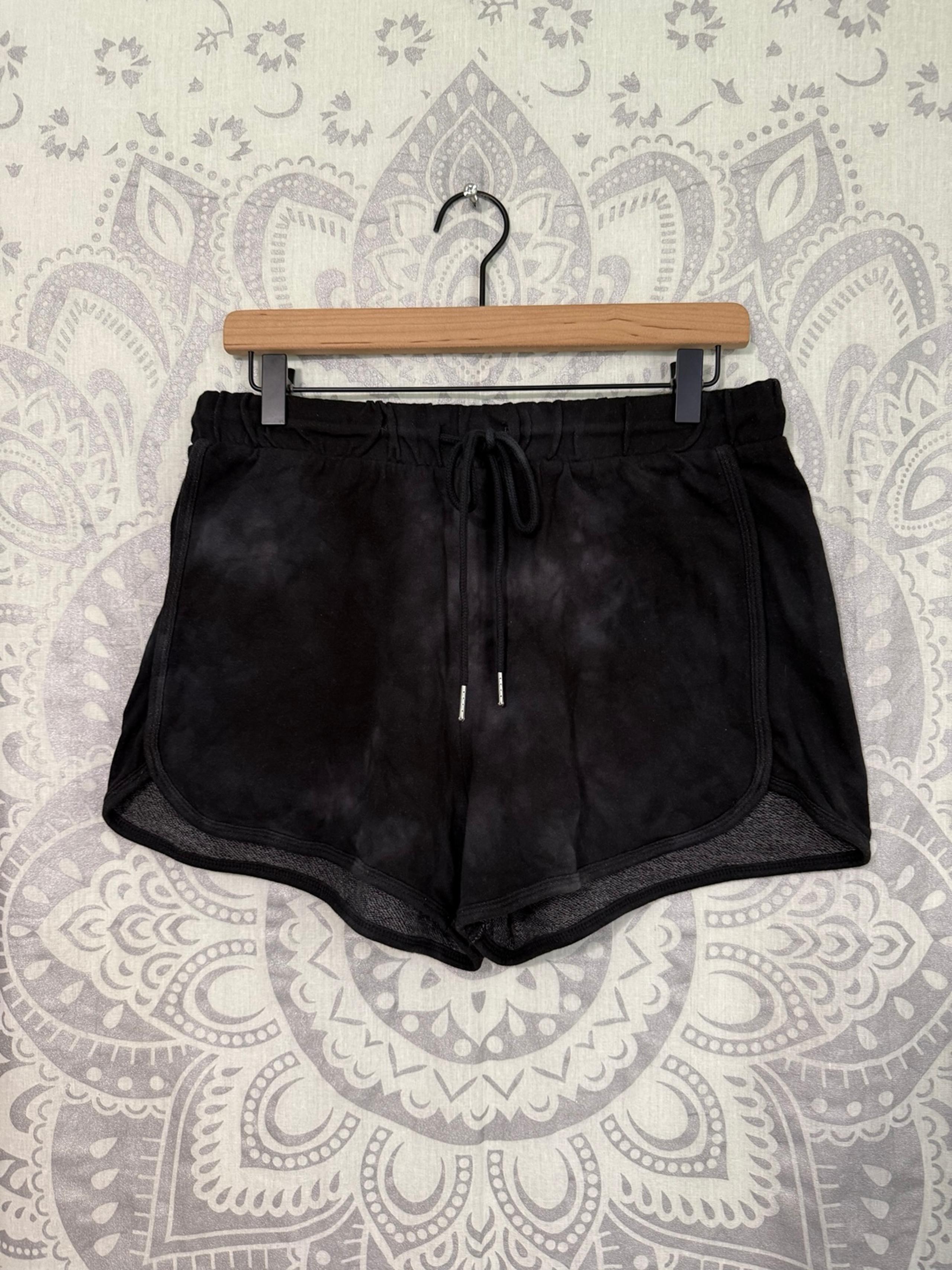 New $18 No Boundaries Walmart NoBo Tie Dye Drawstring Waist Shorts Black Grey L