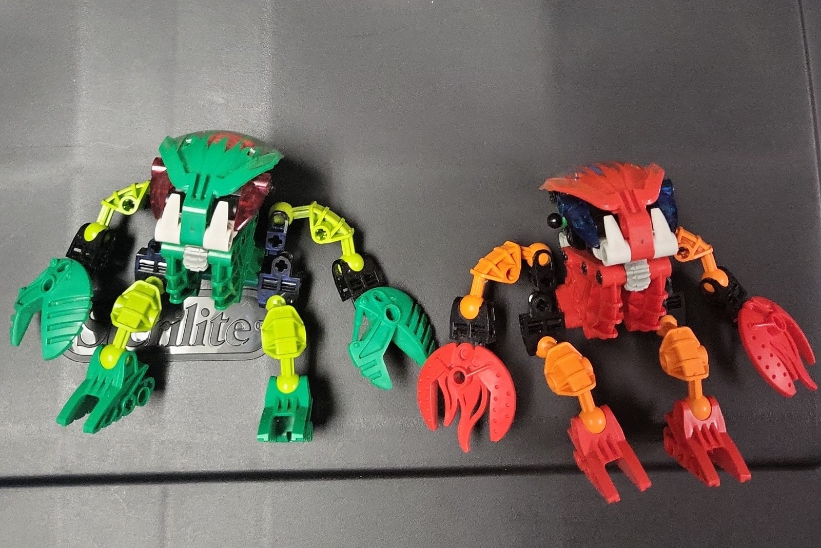 LEGO Bionicle: Bohrok Lehvak (8564) –Tahnok (8563)