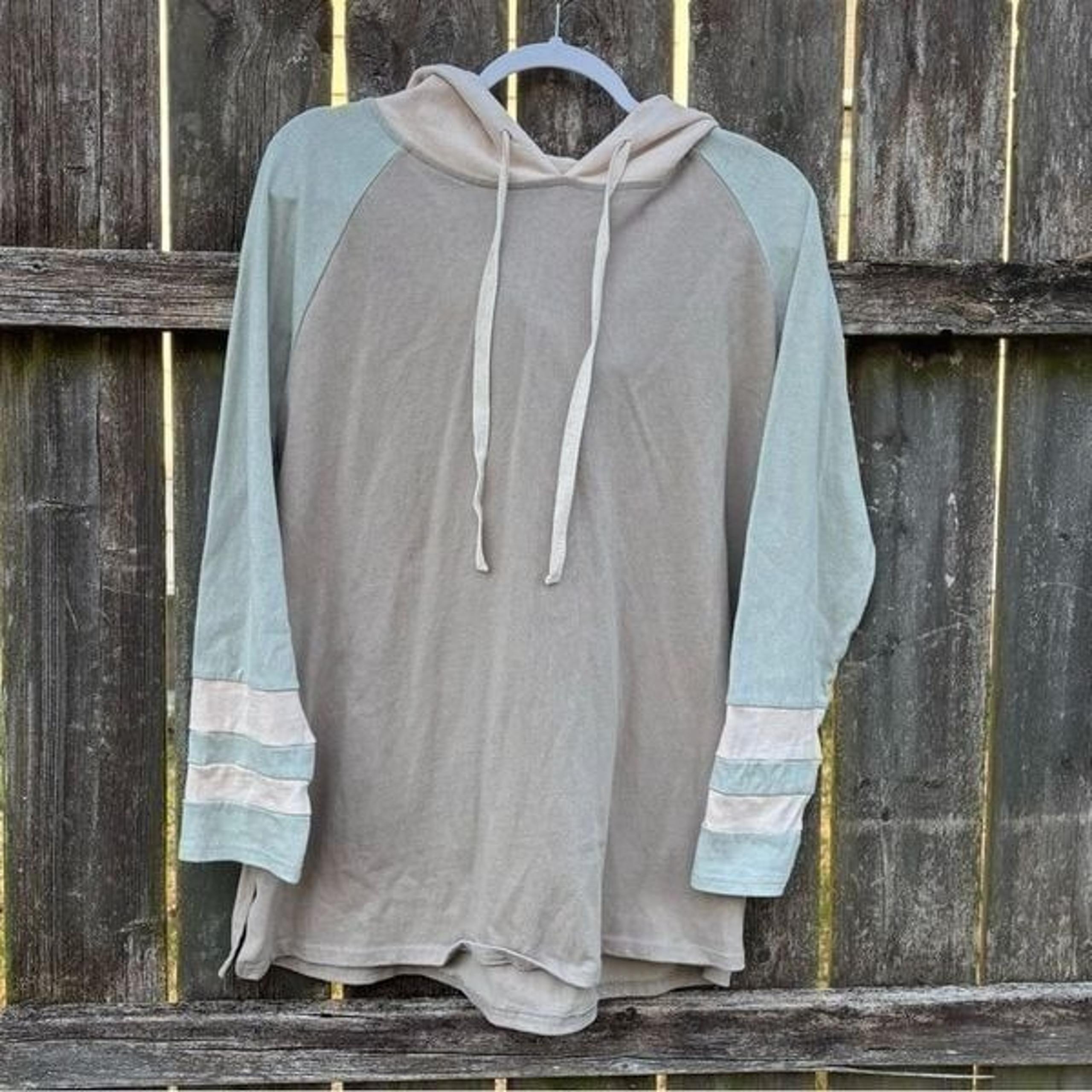 Easel Oversized Color-block Hoodie Medium