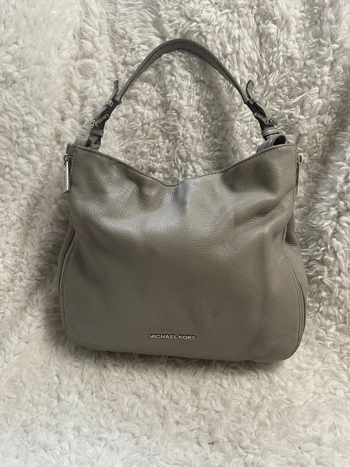Michael Kors Gray Slouchy Leather Satchel/Shoulder Bag silver tone hardwares.Det