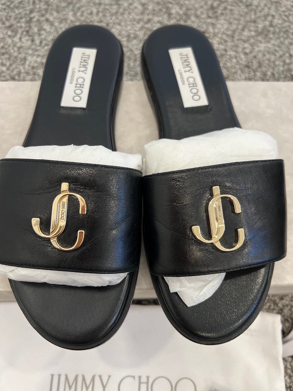 ６万取引突破★UPS速達便利用！【JIMMY CHOO】JC FLAT SLIDE Jimmy Choo London JC Flat Slides Flat Black Leather Sandals