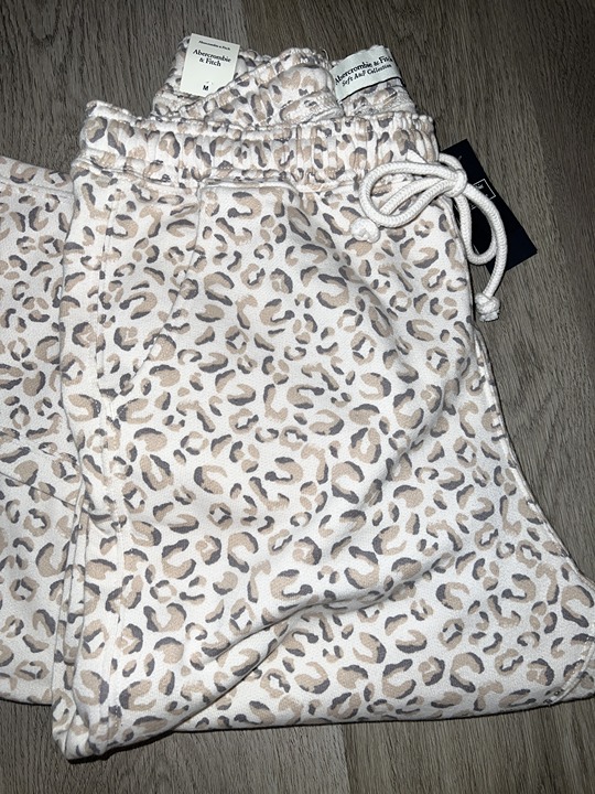 Abercrombie & Fitch Leopard Joggers Size Medium