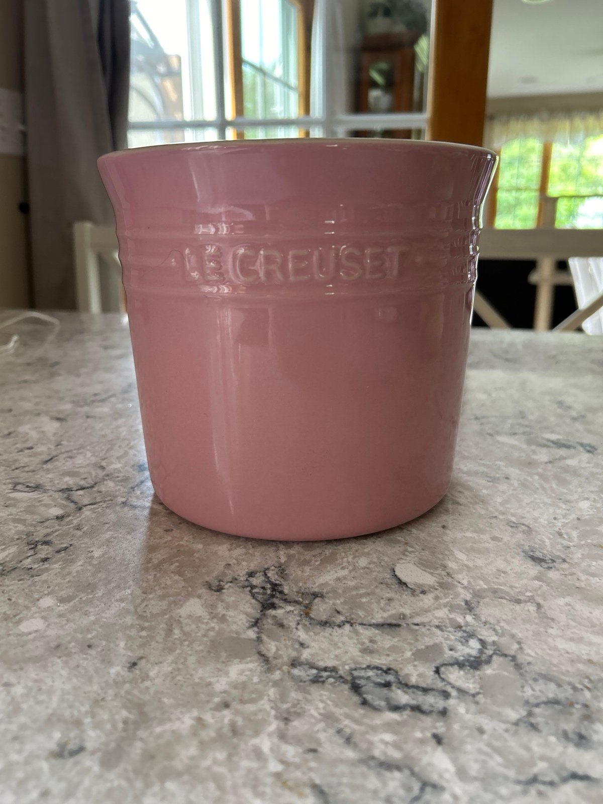 Le Creuset hibiscus Pink large utensil crock 6” high x 6.5” wide