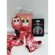 Marvel The Marvels Flerken Kittens Pin and Lanyard Set