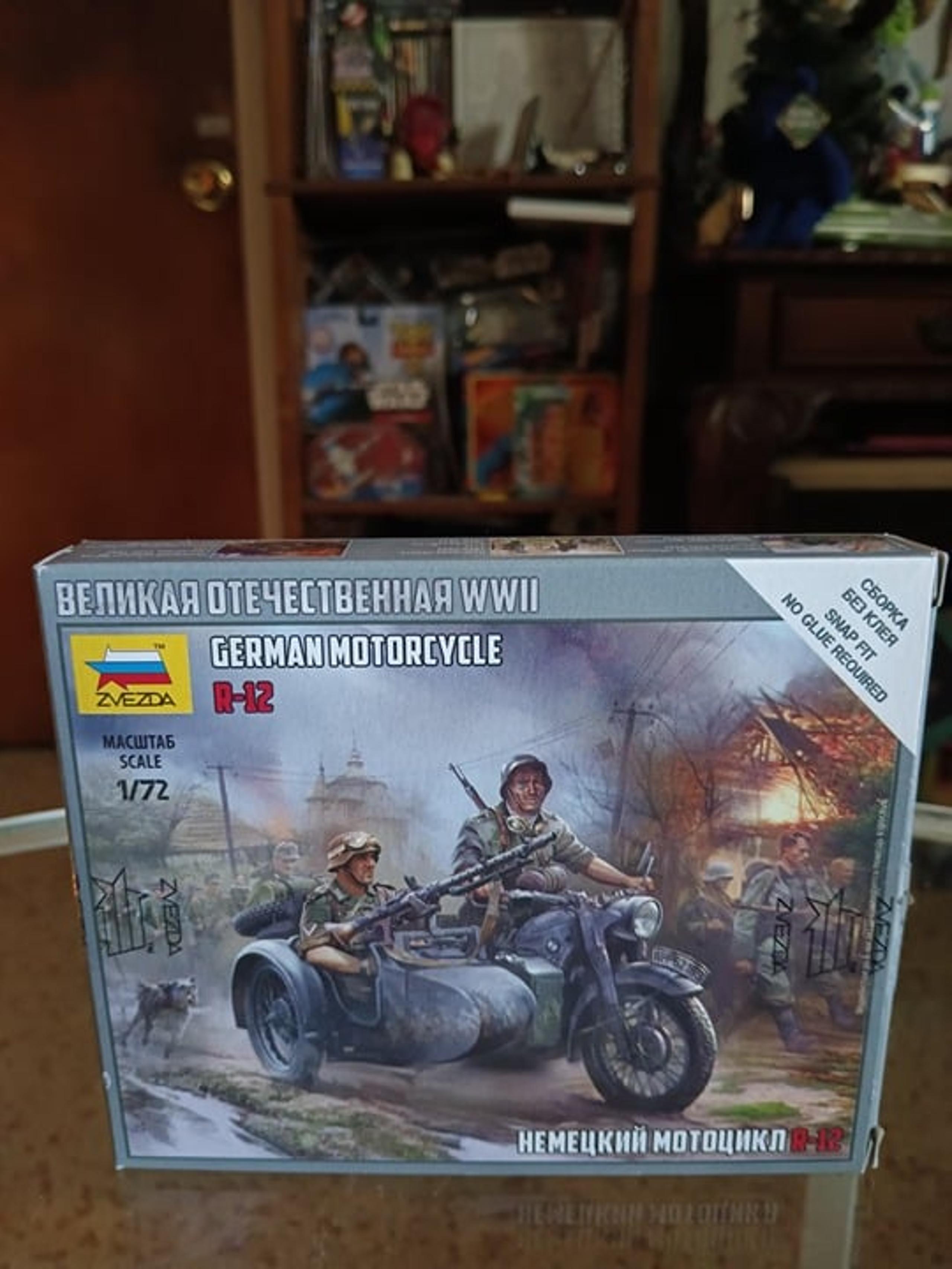 Zvezda 1/72 6142 WWII German Motorcycle R-12 w/2 Soldiers, New, Factory Sealed!
